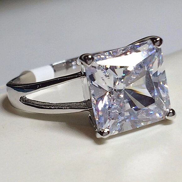 Cubic Zirconia Solitaire Cocktail Ring Size 9 10 Princess Cut Silver Plated - Picture 3 of 13